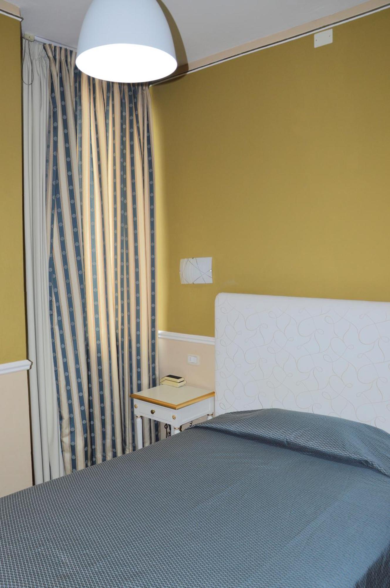 Nouvel Hotel Des Bains Pesaro Pokoj fotografie