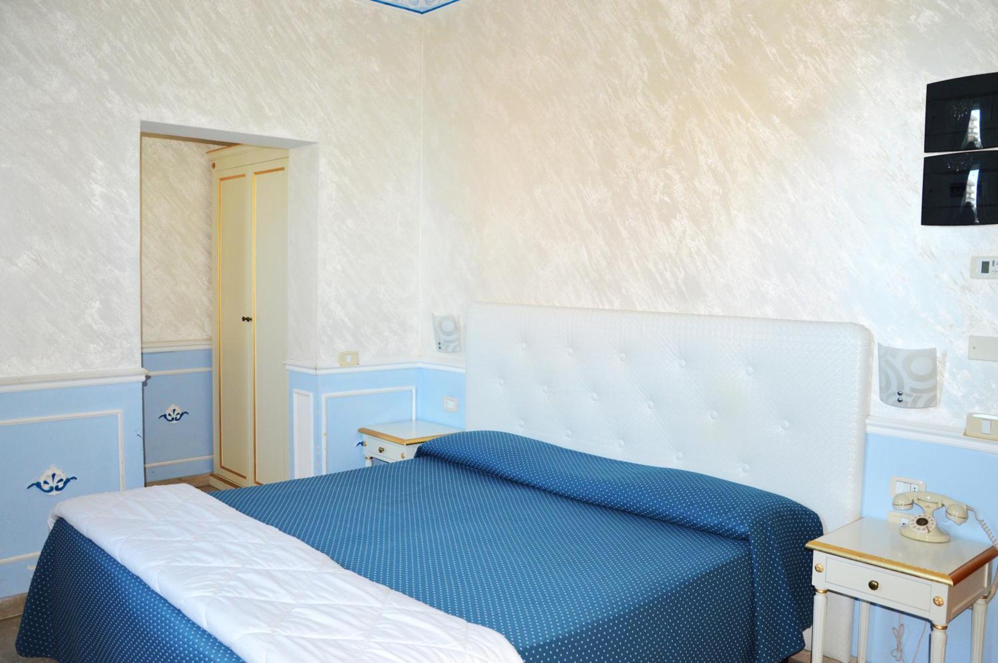 Nouvel Hotel Des Bains Pesaro Pokoj fotografie