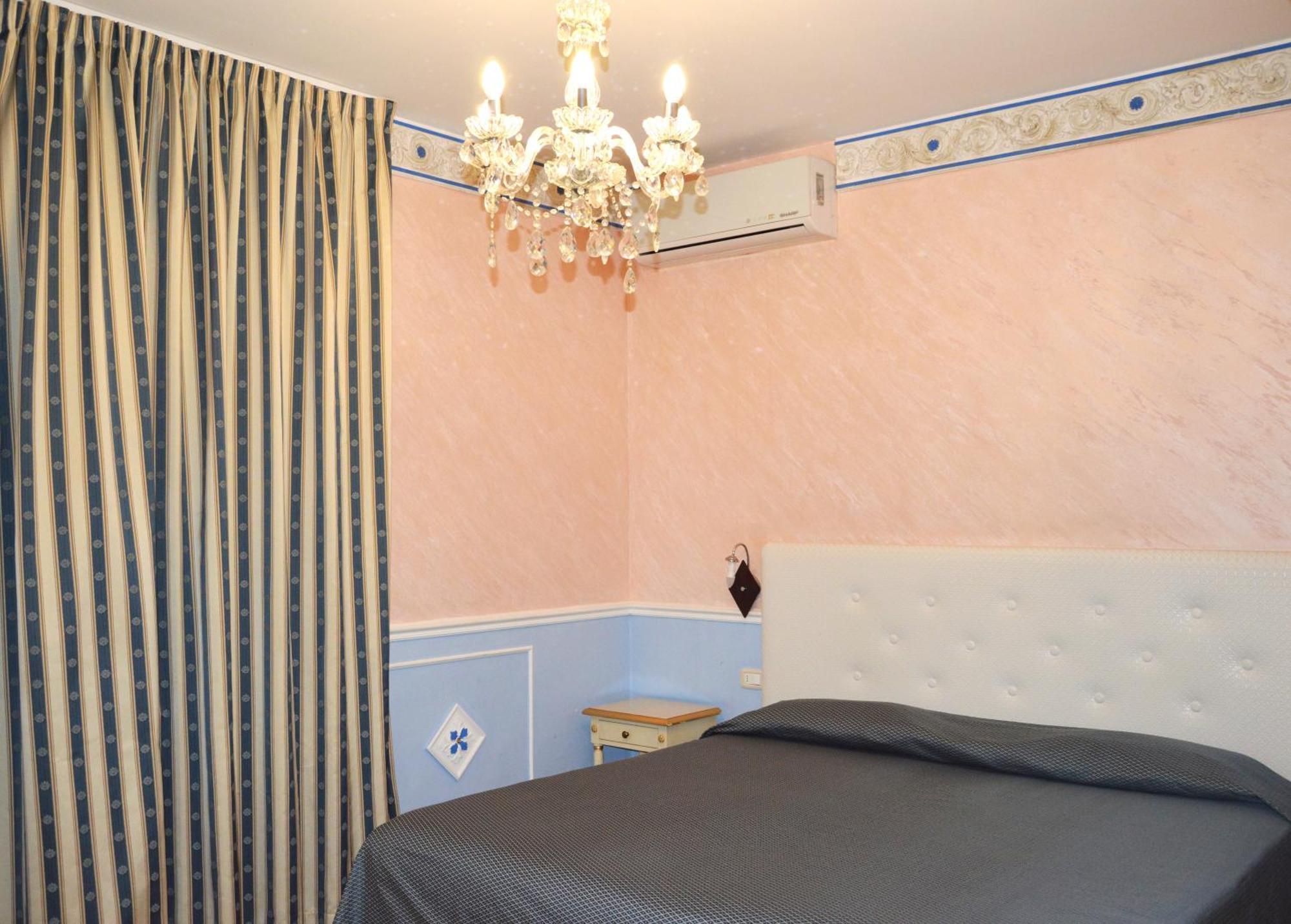 Nouvel Hotel Des Bains Pesaro Pokoj fotografie